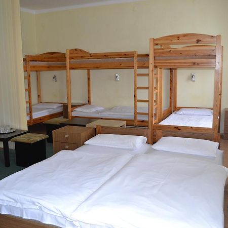 Lokomotiv Motel Eger Kültér fotó