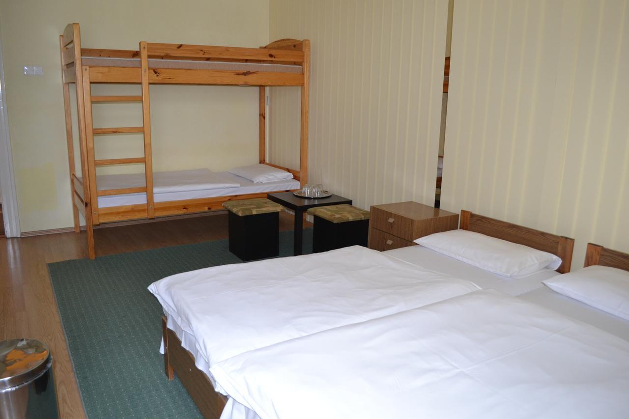 Lokomotiv Motel Eger Kültér fotó