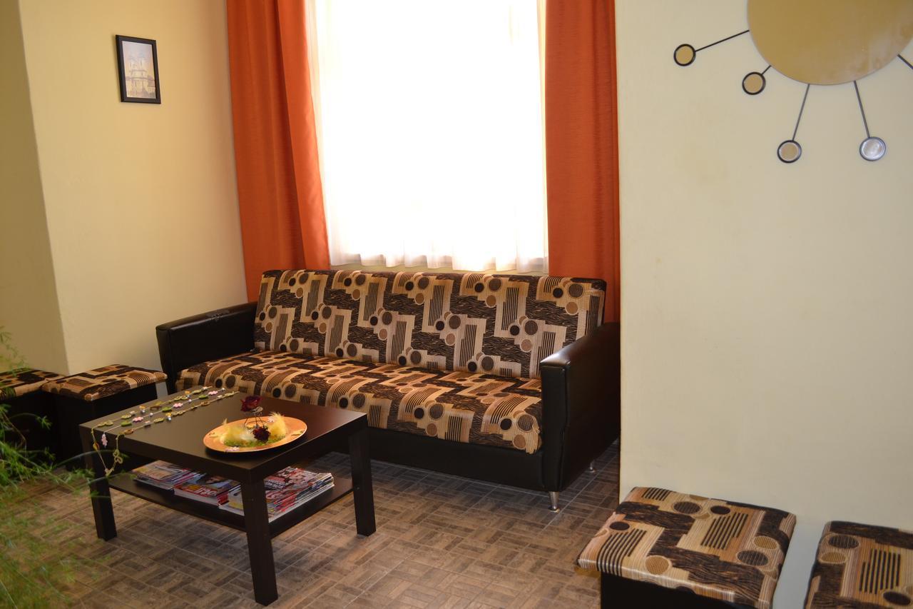 Lokomotiv Motel Eger Kültér fotó